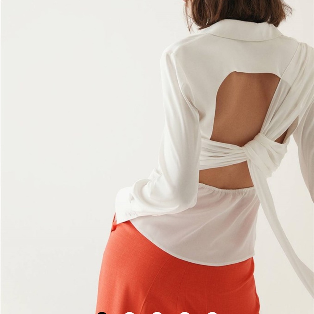 Detailed open back shirt
